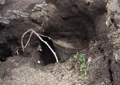 家の外のマンホールまわりが陥没してきた（札幌市白石区の水道工事）