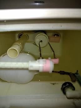 トイレの水が止まりきらない