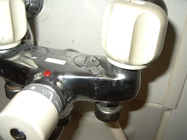 お風呂の蛇口の水漏れ修理