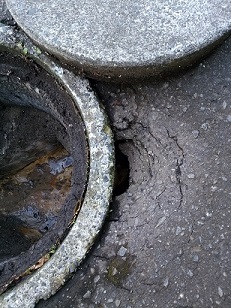 排水マスまわりの異常・マンホール交換工事