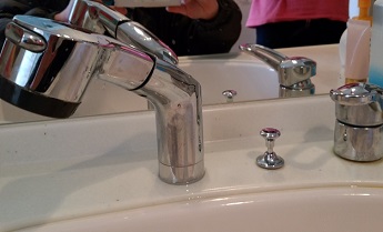 洗面シャワー混合水栓の修理