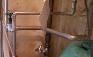 鉄管水道管の水漏れ